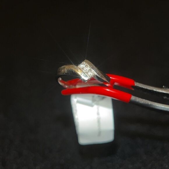 10k 3-Diamond Ring   - Picture 3 of 12